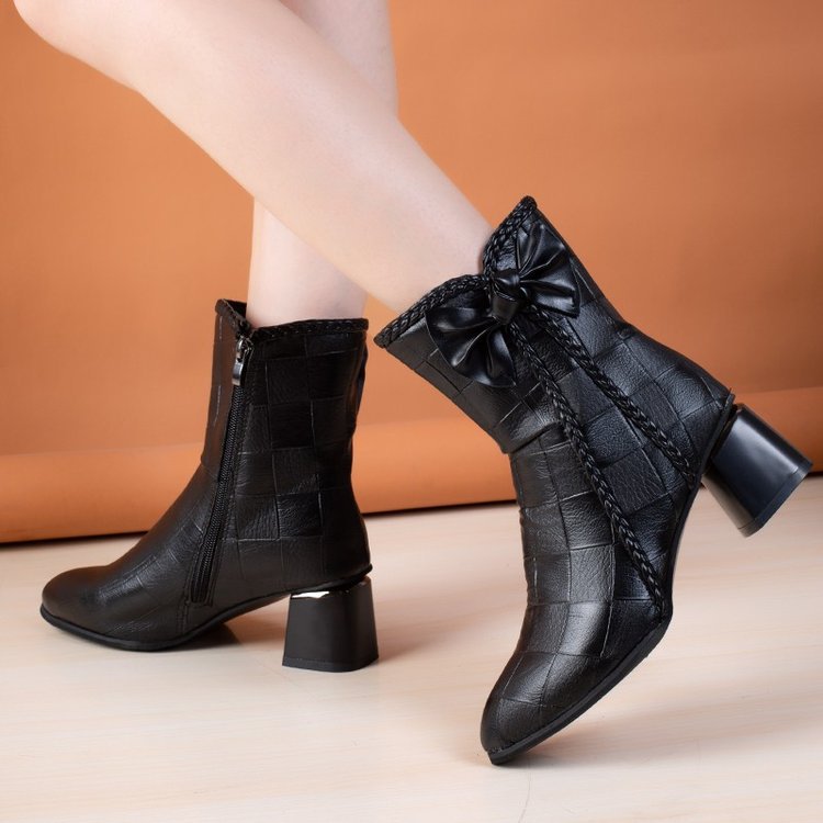 Bota de Couro Fashion Acolchoada
