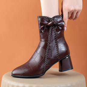 Bota de Couro Fashion Acolchoada